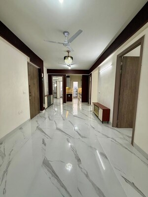Building Lobby in 3.5 BHK Builder Floor at Smart World Gems, Sector 89 – for Rent