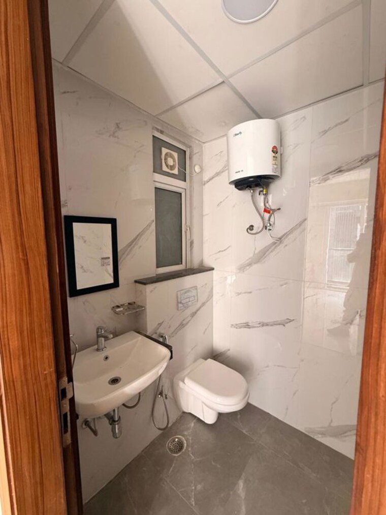 Bathroom, smart-world-gems 3.5 Bedroom 1495 Sq.Ft. Builder Floor In Sector 89 Gurgaon 9771597