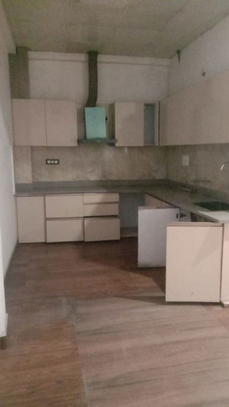 Kitchen, patel nagar 2 3 Bedroom 200 Sq.Yd. Builder Floor In Patel Nagar 2 Ghaziabad 9771613