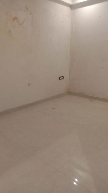 Room in 3 BHK Builder Floor at Patel Nagar 2 – for Rent