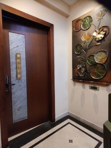 Furnished Amenities in 4 BHK Builder Floor at DLF City Phase IV, Dlf Phase iv – for Sale