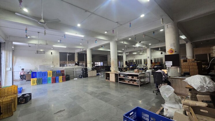  Parking, cidco-sector-19-vashi-chs Commercial Warehouse 12000 Sq.Yd. In Vashi Sector 19 Navi Mumbai 9771632