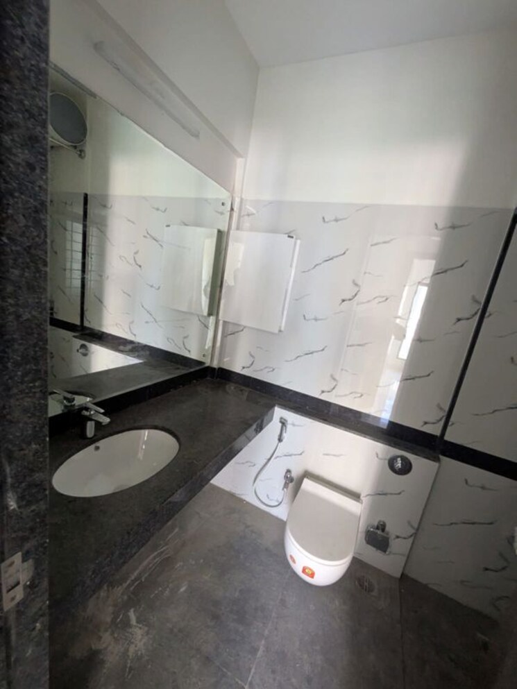 Bathroom, k-raheja-raheja-residency 2 Bedroom 743 Sq.Ft. Apartment In Malad East Mumbai 9771660