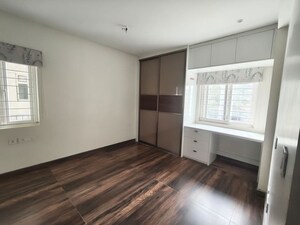 Room in 2 BHK Apartment at Honer Vivantis, Gopanpally – for Rent