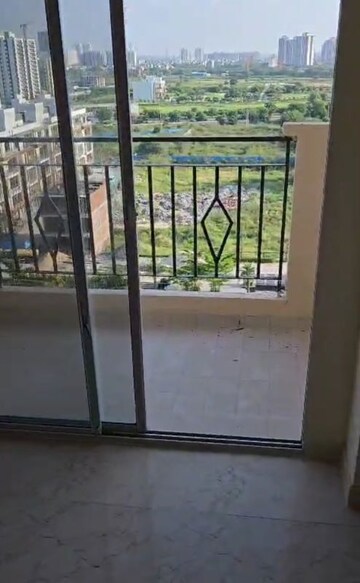 2 BHK Apartment For Rent in MRG The Balcony, Sector 93