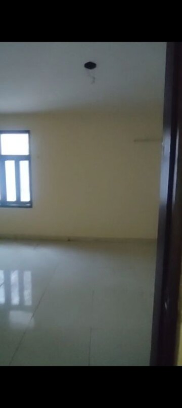 Room in 2 BHK Apartment at Meenal Balmukund Residency, Raj Nagar Extension – for Sale
