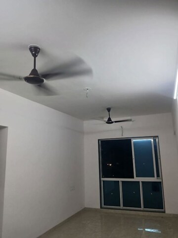 Room in 3 BHK Apartment at Shreeji Atlantis, Malad West – for Rent