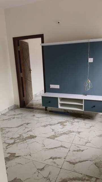 Room in 2 BHK Apartment at Indiranagar – for Rent