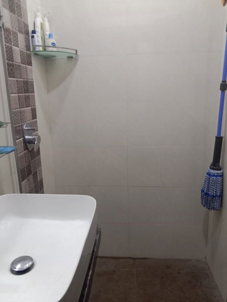 undefined, khar west 2 Bedroom 700 Sq.Ft. Apartment In Khar West Mumbai 9771696