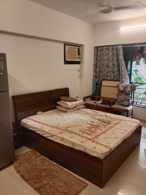 Bedroom in 2 BHK Apartment at Khar West – for Rent