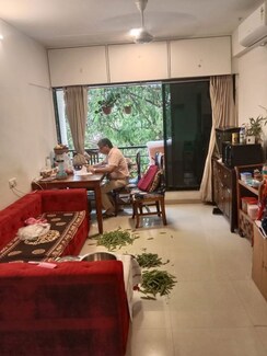 2 BHK + Pooja Room Apartment For Rent in Khar West