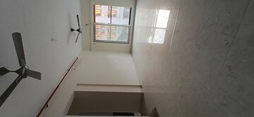 Room in 2 BHK Apartment at Vaibhavlaxmi Central Park, Vikhroli East – for Rent