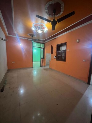 Room in 1 BHK Builder Floor at Saket – for Rent