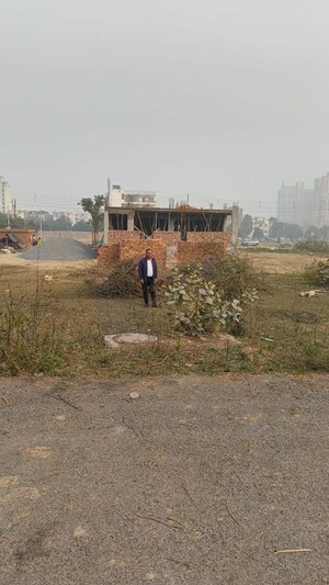  Plot For Sale in BPTP Parkland, Sector 75