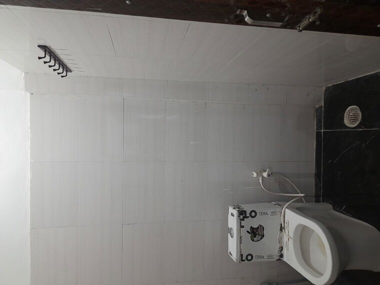 Bathroom, sector 63a Pg For Boys & Girls In Sector 63a 9771869