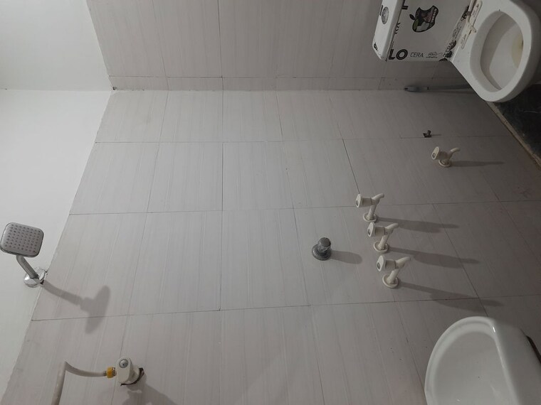 Bathroom, sector 63a Pg For Boys & Girls In Sector 63a 9771869