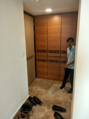 Room in 3 BHK Apartment at Lodha Aura, Wadala – for Rent