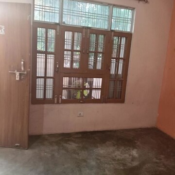 Bedroom in 2 BHK Apartment at Chingrighata – for Rent