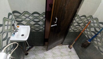 Bathroom in 1 BHK Apartment at Salt Lake Sector V – for Rent