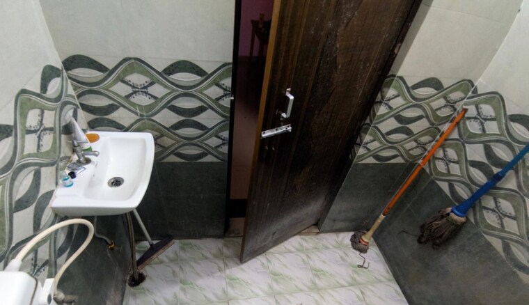 Bathroom, salt lake sector v 1 Bedroom 422 Sq.Ft. Apartment In Salt Lake Sector V Kolkata 9469531