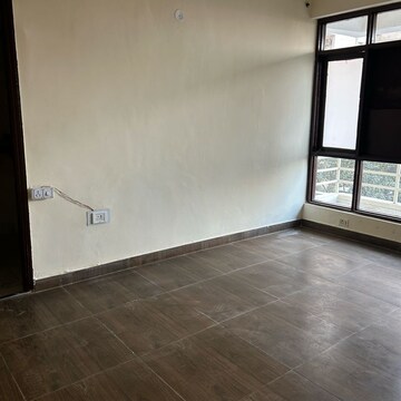 Room in 2 BHK Apartment at TDI City Kingsbury, Sector 61 – for Rent