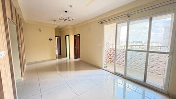 Room in 2.5 BHK Apartment at Prestige Lakeside Habitat, Varthur – for Rent