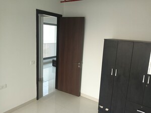 Room in 2 BHK Apartment at Sunteck City Avenue 4, Goregaon West – for Rent