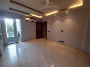 Room in 4 BHK Builder Floor at Hauz Khas Enclave – for Rent