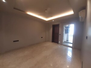 Room in 4 BHK Builder Floor at Hauz Khas Enclave – for Rent