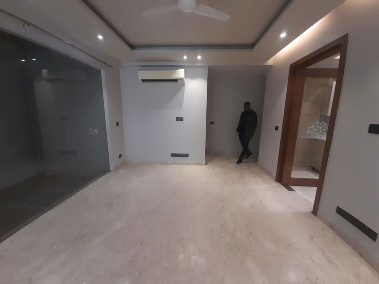 Room, hauz khas enclave 4 Bedroom 450 Sq.Ft. Builder Floor In Hauz Khas Enclave Delhi 9772035