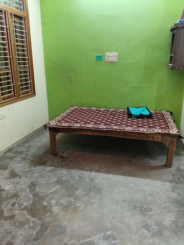 Room in 2 BHK Apartment at Salt Lake Sector V – for Rent