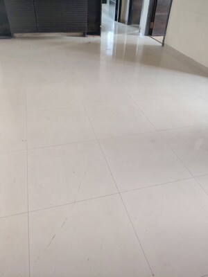 Room in 2.5 BHK Apartment at Oberoi Springs, Andheri West – for Sale