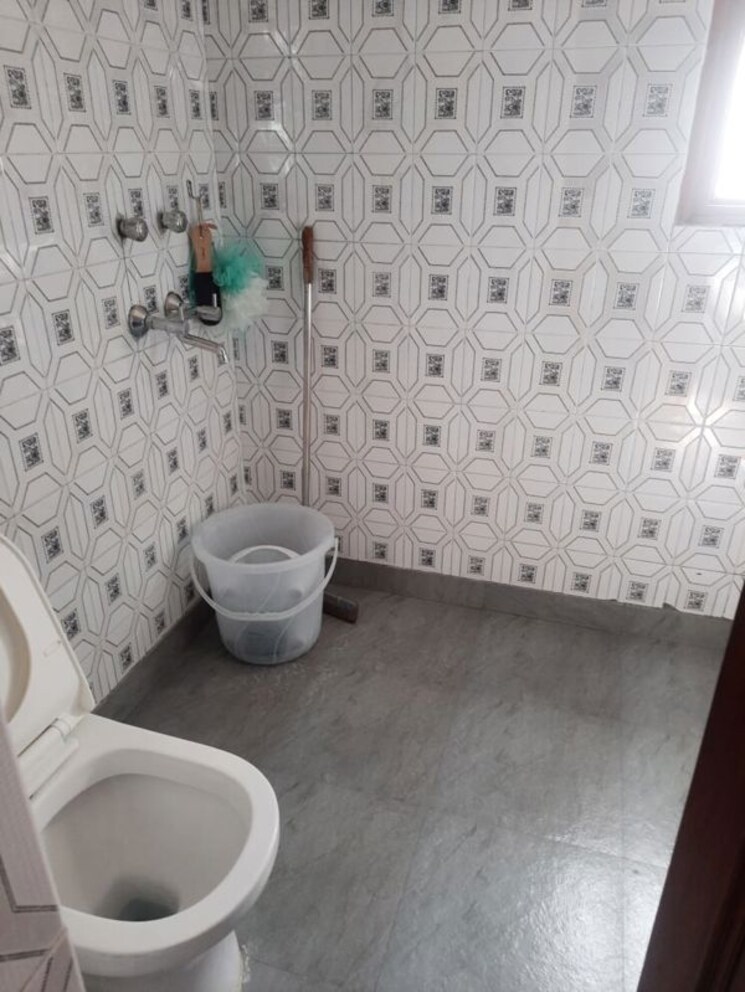 Bathroom, ip extension 3 Bedroom 1300 Sq.Ft. Apartment In Ip Extension Delhi 9772182