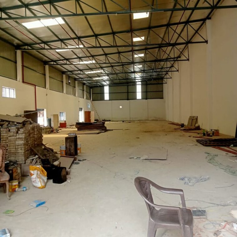  Parking, udyog vihar phase 1 Commercial Warehouse 4500 Sq.Ft. In Udyog Vihar Phase 1 Gurgaon 9771755