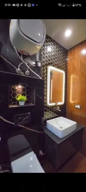 Furnished Amenities in 2.5 BHK Apartment at Kharar Road – for Rent