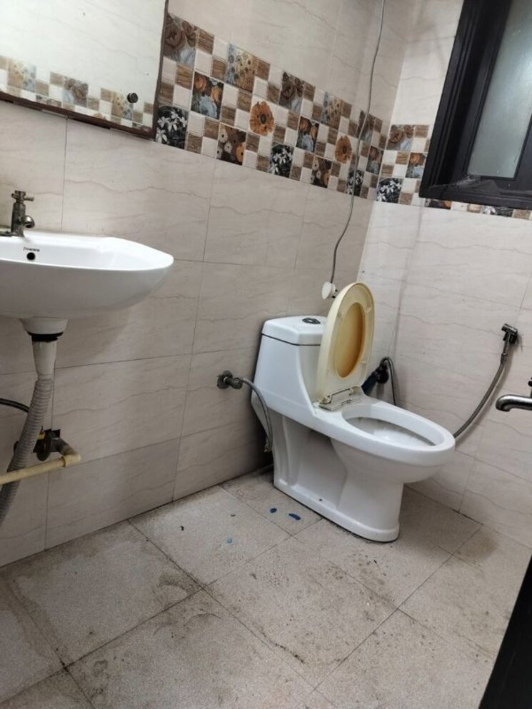 Bathroom, rudra-ratnam 3 Bedroom 992 Sq.Ft. Apartment In Sarnath Varanasi 9772289