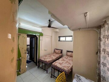Room in  Pg at Kandivali East – for Rent