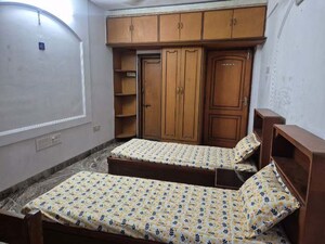 Bedroom in  Pg at Kandivali East – for Rent