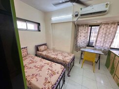 Pg For Rent in Kandivali East