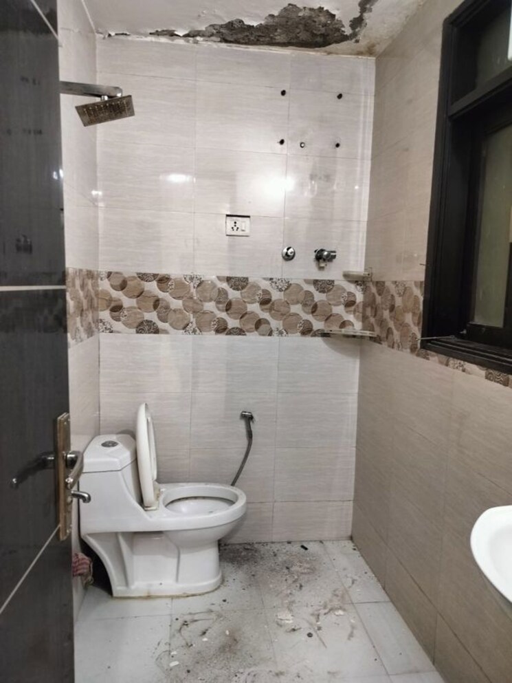 Bathroom, rudra-ratnam 3 Bedroom 992 Sq.Ft. Apartment In Sarnath Varanasi 9772272