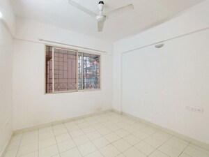 Room in 3 BHK Apartment at Puravankara Purva Fairmont, Hsr Layout – for Rent