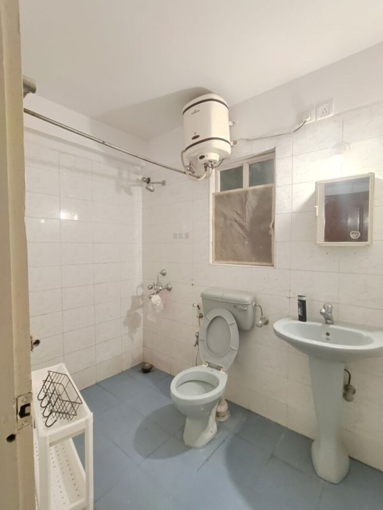 Bathroom, puravankara-purva-fairmont 3 Bedroom 1610 Sq.Ft. Apartment In Hsr Layout Bangalore 9772304