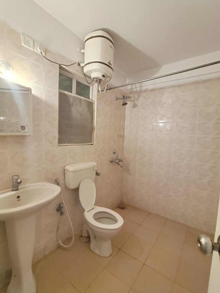 Bathroom, puravankara-purva-fairmont 3 Bedroom 1610 Sq.Ft. Apartment In Hsr Layout Bangalore 9772304