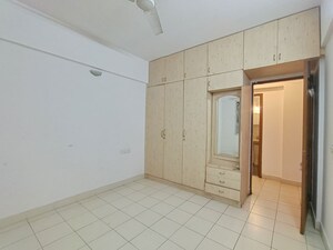 Room in 3 BHK Apartment at Puravankara Purva Fairmont, Hsr Layout – for Rent