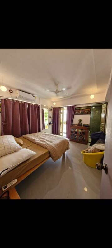 Bedroom in 2.5 BHK Apartment at Paramount Delux Mahal, Bandra West – for Rent