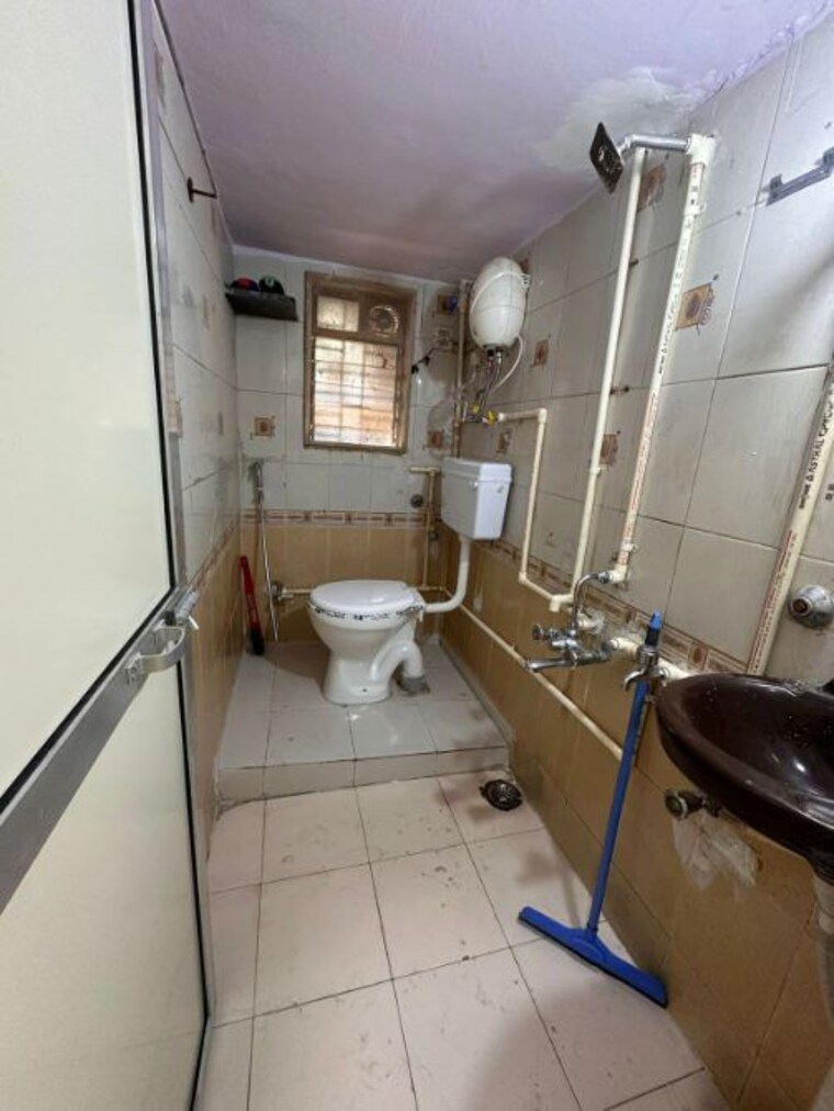 Bathroom, kanjurmarg east Pg For Boys & Girls In Kanjurmarg East 9772321