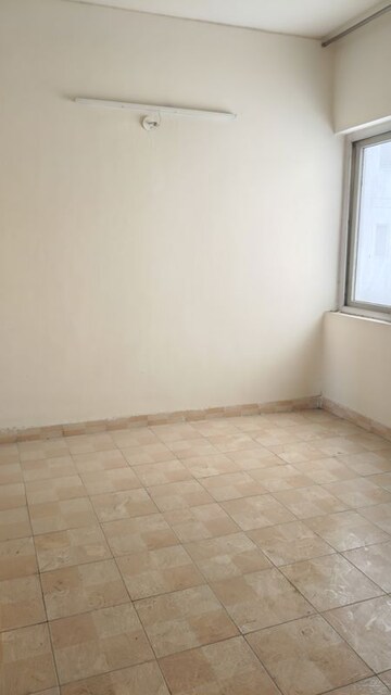 Room in 3 BHK Apartment at BPTP Princess Park, Sector 86 – for Sale