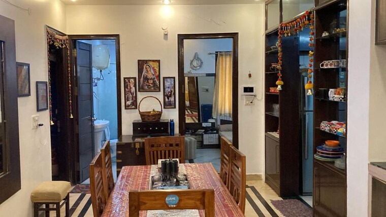 Living Room, kamla nagar 3 Bedroom 166 Sq.Yd. Builder Floor In Kamla Nagar Delhi 9772353