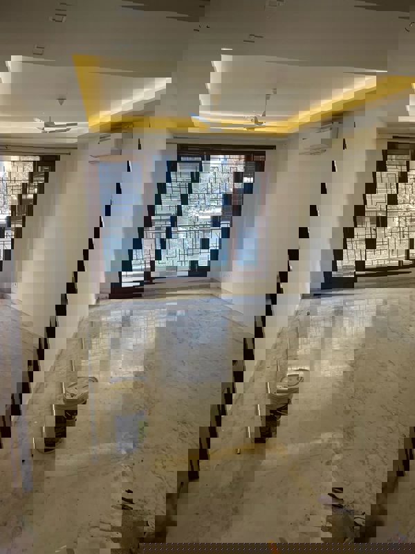 3 BHK + Pooja Room,Servant Room Builder Floor For Rent in Saket