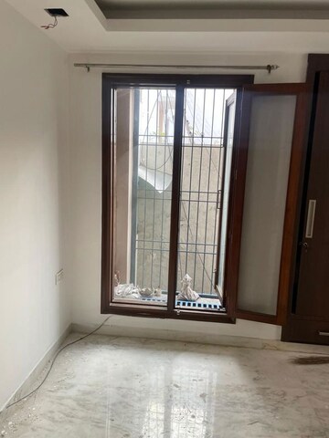 Room in 3 BHK Builder Floor at Saket – for Rent